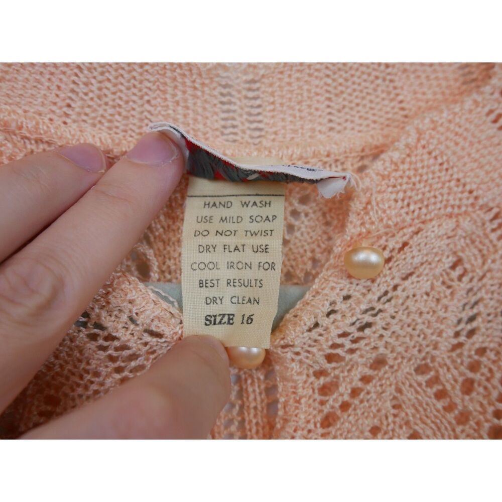 Vintage Peach Lightweight Sweater Pearl Buttons Women's Size Vtg 14